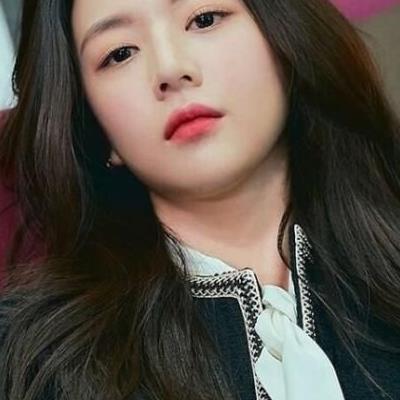 평소보다 살 올랐었다는 로스쿨 시절 고윤정 . JPGIF