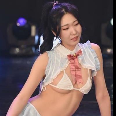 흰 비키니 망사 팬티 위에 메이드 바니걸 의상 언더붑 모델 하온